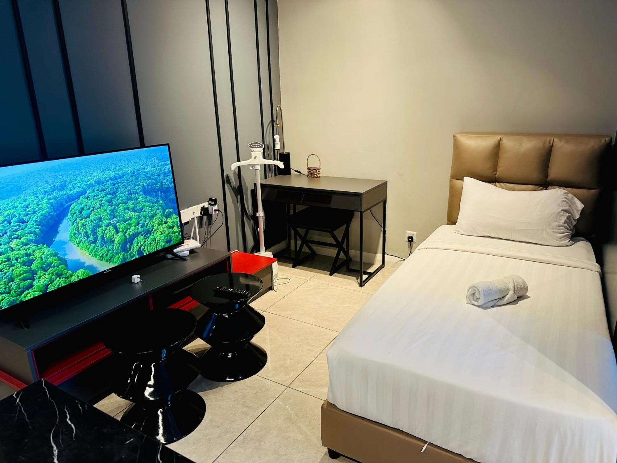 Axon Infinity Pool Kl — Photos 2